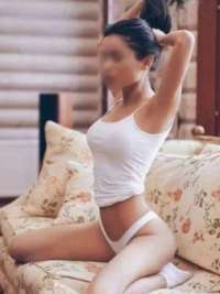 Antalya Rus Escort: Gözleri ve Teniyle Büyüleyen
