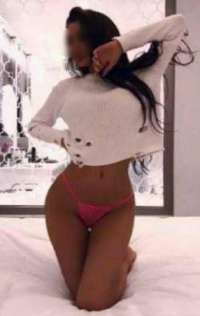 Antalya Rus Escort: Gözleri ve Teniyle Büyüleyen